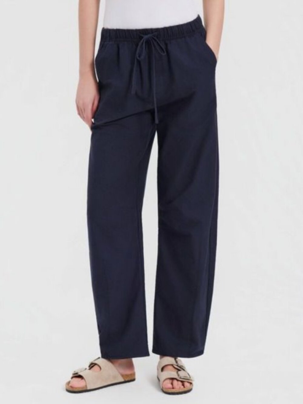 Women's Mid-Rise Barrel Leg Ankle Length Pants - Universal Thread Navy Blue XS